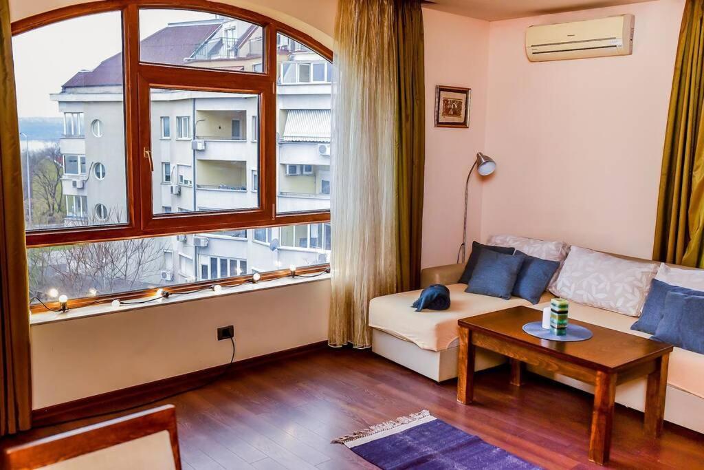 Sea View Apartment Next To Sea Garden And Beach Varna Eksteriør billede