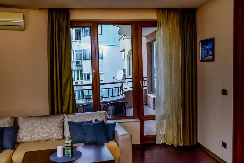 Sea View Apartment Next To Sea Garden And Beach Varna Eksteriør billede