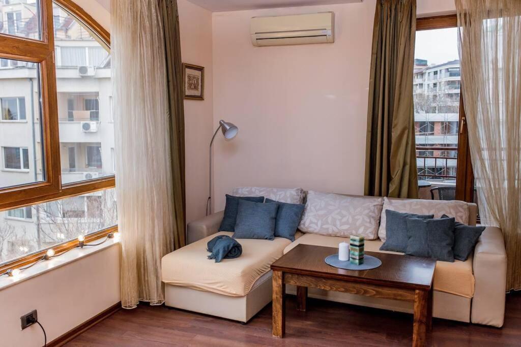 Sea View Apartment Next To Sea Garden And Beach Varna Eksteriør billede